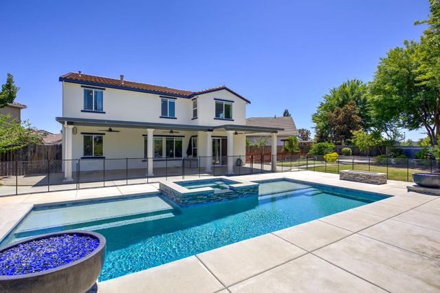 2272 Hartland Cir, Roseville, CA 95747