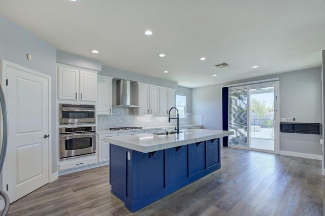 2272 Hartland Cir, Roseville, CA 95747