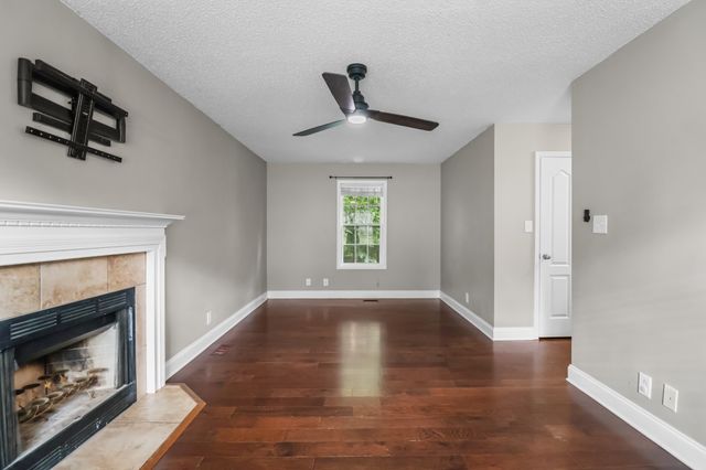 3795 McAllister Dr, Clarksville, TN 37042