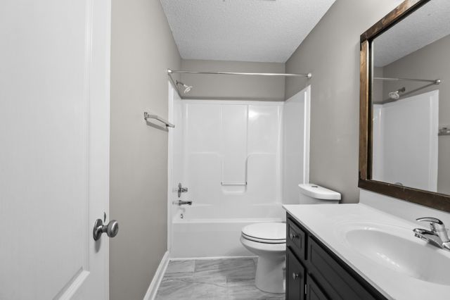 3795 McAllister Dr, Clarksville, TN 37042