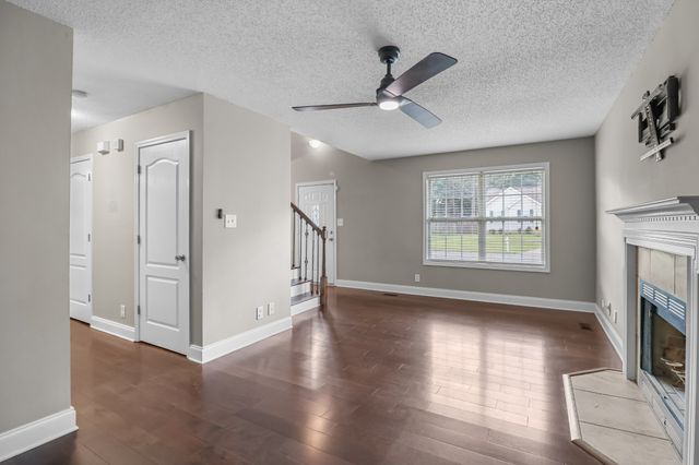 3795 McAllister Dr, Clarksville, TN 37042