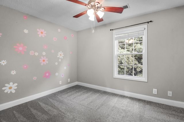 3795 McAllister Dr, Clarksville, TN 37042