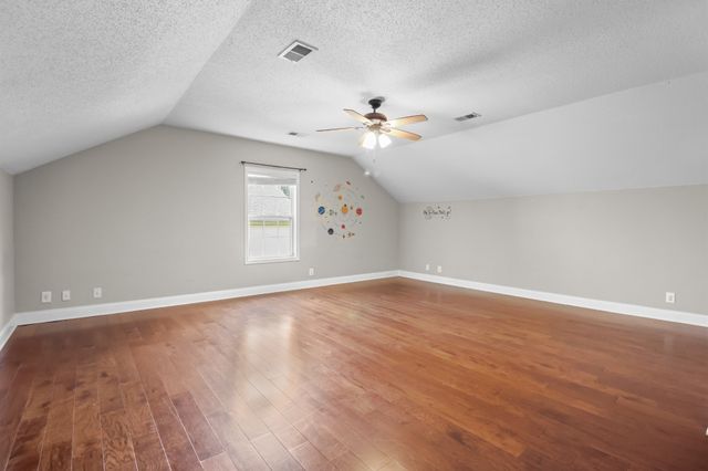 3795 McAllister Dr, Clarksville, TN 37042