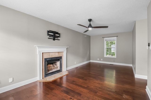 3795 McAllister Dr, Clarksville, TN 37042