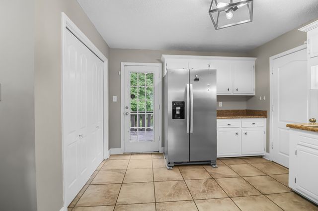 3795 McAllister Dr, Clarksville, TN 37042