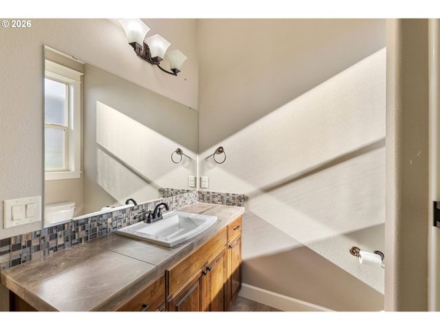 5700 Nw 147TH Way, Vancouver, WA 98685