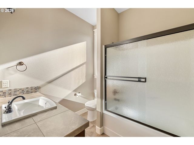 5700 Nw 147TH Way, Vancouver, WA 98685