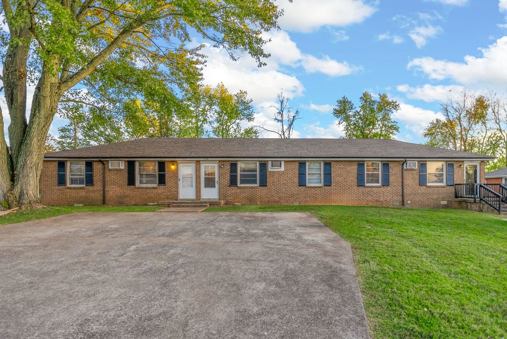 110 Tandy Dr Apt A, Clarksville, TN 37042