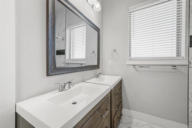 204 N Getzendaner Street, Waxahachie, TX 75165