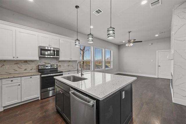 204 N Getzendaner Street, Waxahachie, TX 75165