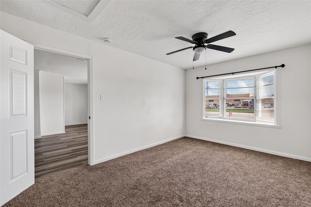 1308 W Dumble Street, Alvin, TX 77511