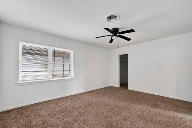 1308 W Dumble Street, Alvin, TX 77511