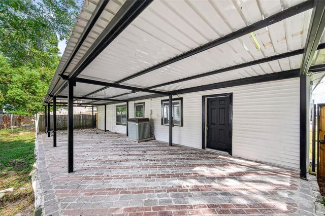 1308 W Dumble Street, Alvin, TX 77511