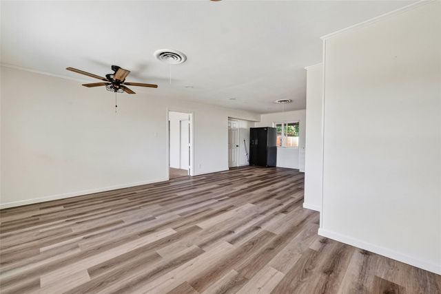1308 W Dumble Street, Alvin, TX 77511