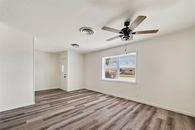 1308 W Dumble Street, Alvin, TX 77511