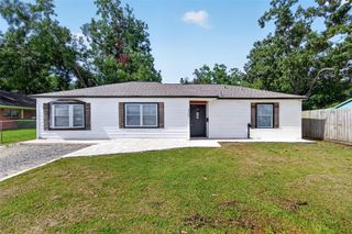1308 W Dumble Street, Alvin, TX 77511