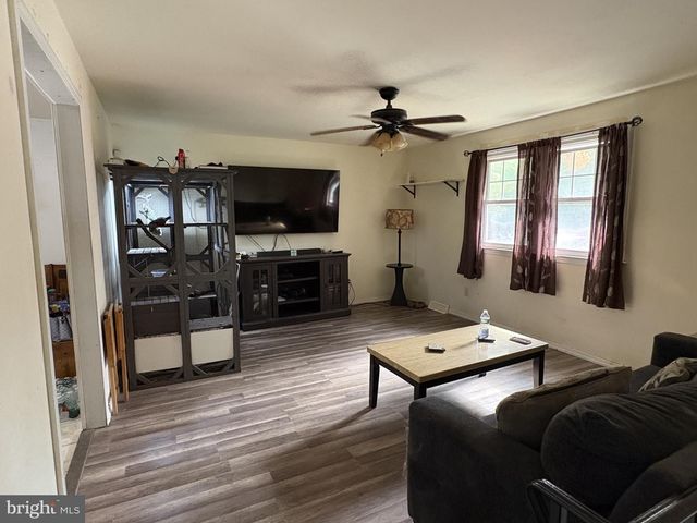 1034 SYKES LN, Williamstown, NJ 08094