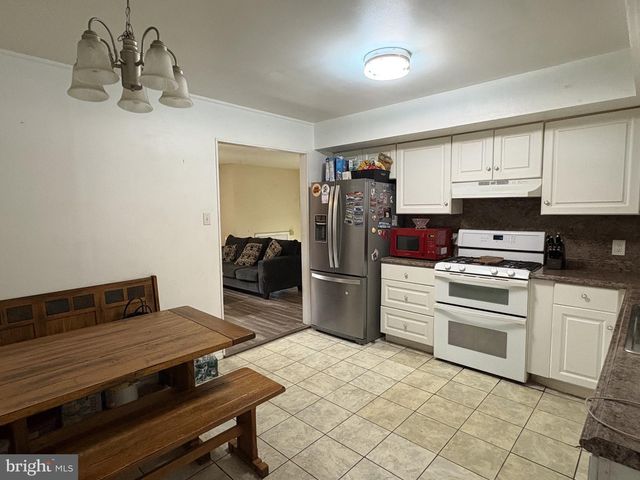 1034 SYKES LN, Williamstown, NJ 08094