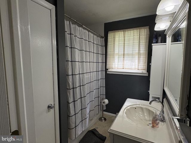 1034 SYKES LN, Williamstown, NJ 08094