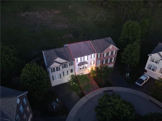 675 Village Green Boulevard East, Adams Twp, PA 16046