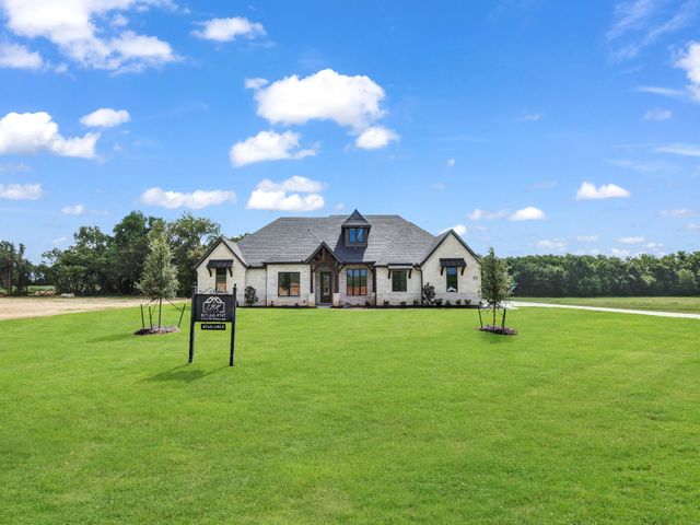 305 Wrangler Court, Weatherford, TX 76088