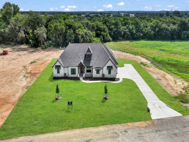 305 Wrangler Court, Weatherford, TX 76088