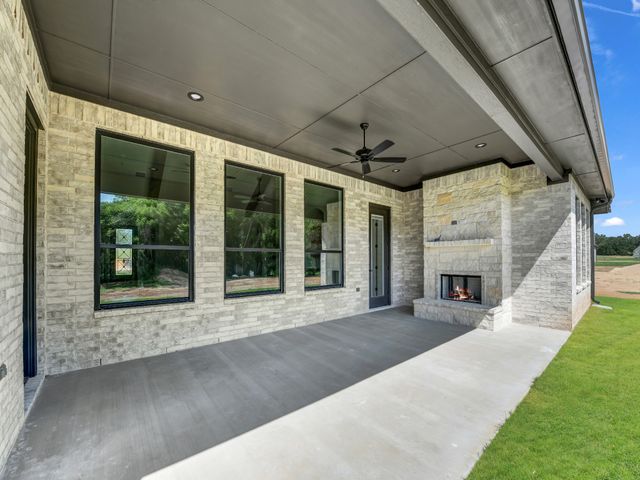 305 Wrangler Court, Weatherford, TX 76088