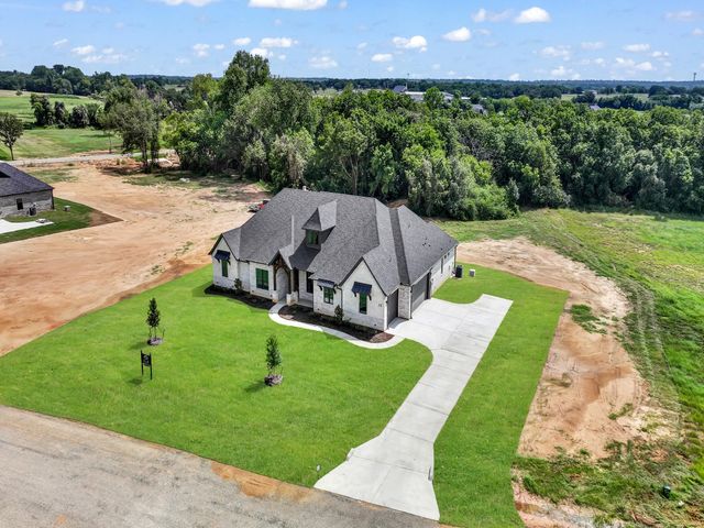 305 Wrangler Court, Weatherford, TX 76088
