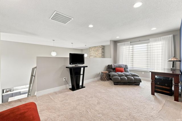 16249 Gemma Pass, Huntertown, IN 46748