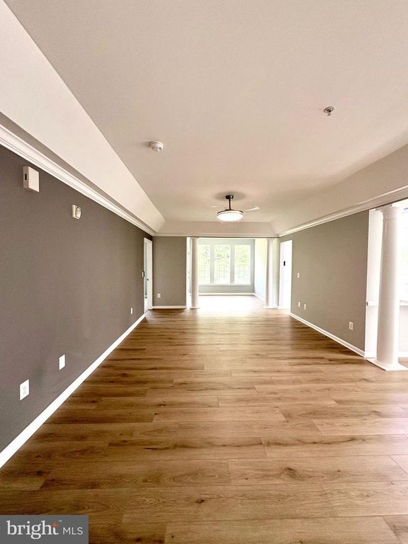 Image 14 of property listing at 8603 WINTERGREEN CT #303, Odenton, MD 21113