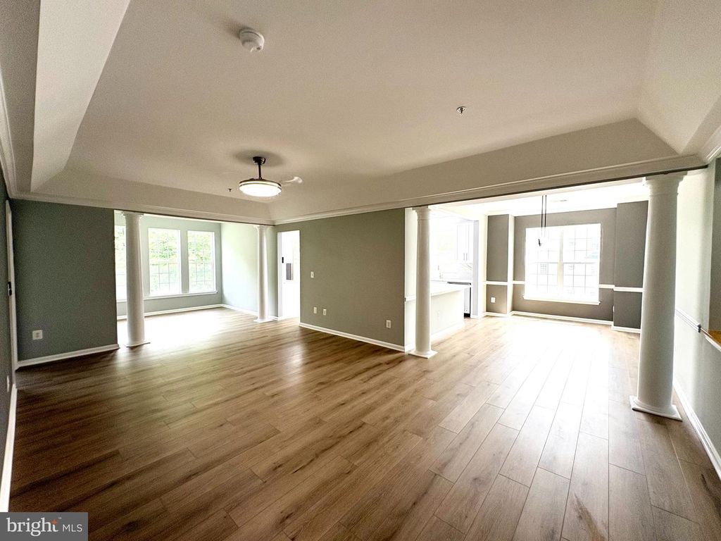 Image 2 of property listing at 8603 WINTERGREEN CT #303, Odenton, MD 21113