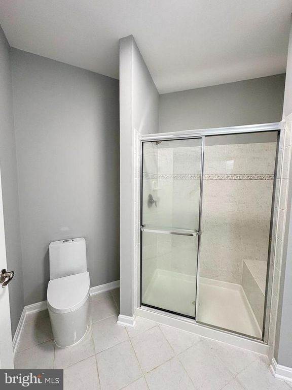 Image 23 of property listing at 8603 WINTERGREEN CT #303, Odenton, MD 21113