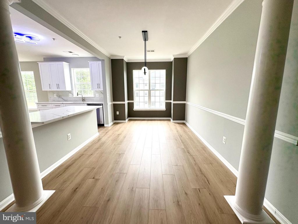 Image 3 of property listing at 8603 WINTERGREEN CT #303, Odenton, MD 21113