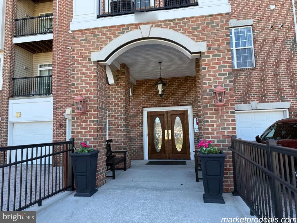 Image 37 of property listing at 8603 WINTERGREEN CT #303, Odenton, MD 21113