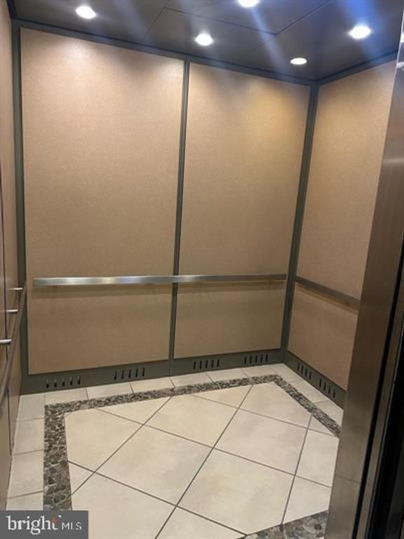 Image 42 of property listing at 8603 WINTERGREEN CT #303, Odenton, MD 21113