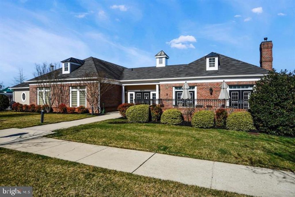 Image 47 of property listing at 8603 WINTERGREEN CT #303, Odenton, MD 21113