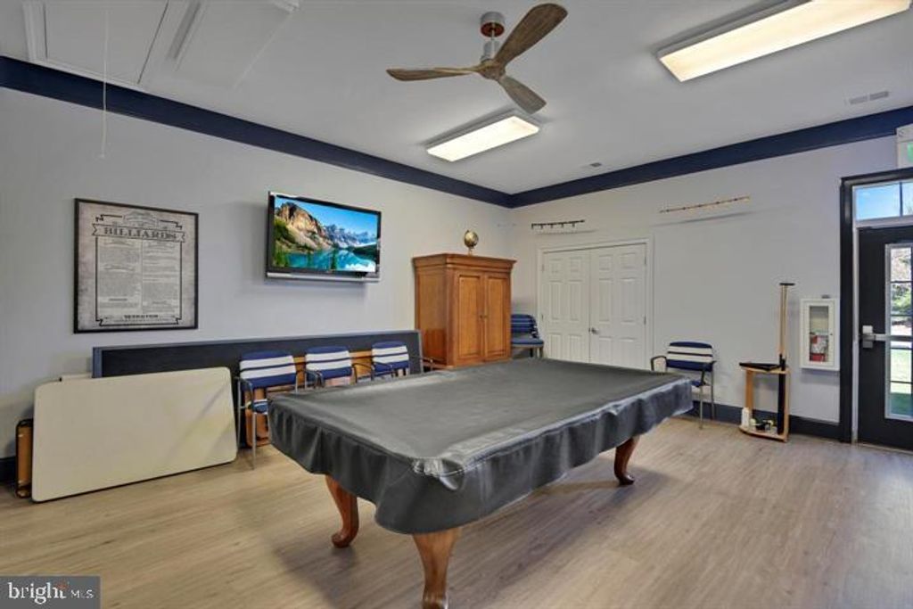 Image 53 of property listing at 8603 WINTERGREEN CT #303, Odenton, MD 21113