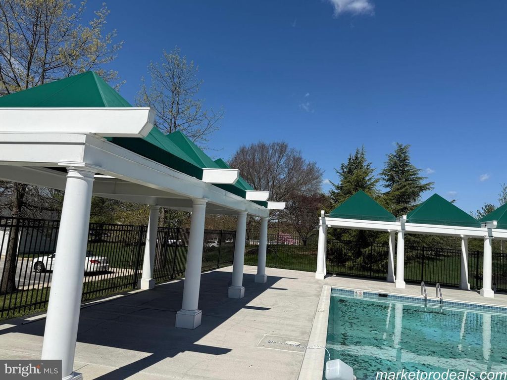 Image 57 of property listing at 8603 WINTERGREEN CT #303, Odenton, MD 21113