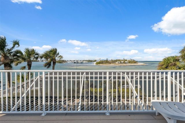 727 KEY ROYALE DRIVE, Holmes Beach, FL 34217