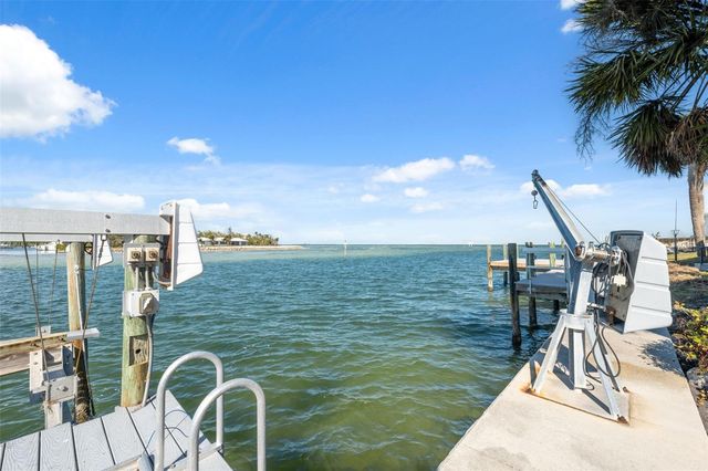 727 KEY ROYALE DRIVE, Holmes Beach, FL 34217