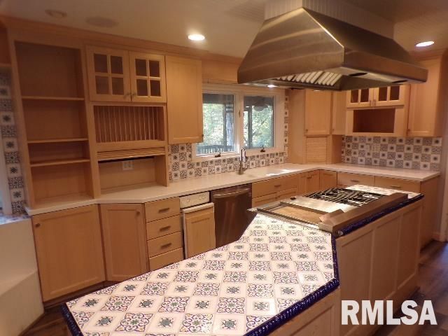 16 Wildwood Trail Trail, Bettendorf, IA 52722