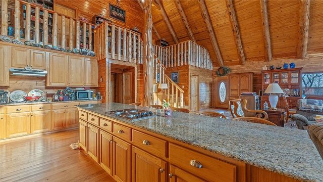 2852 Madison CR 2590, Kingston, AR 72742