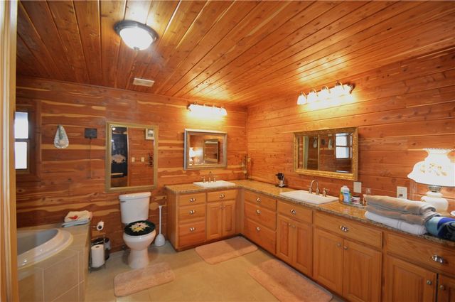 2852 Madison CR 2590, Kingston, AR 72742