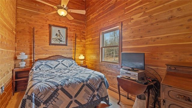 2852 Madison CR 2590, Kingston, AR 72742