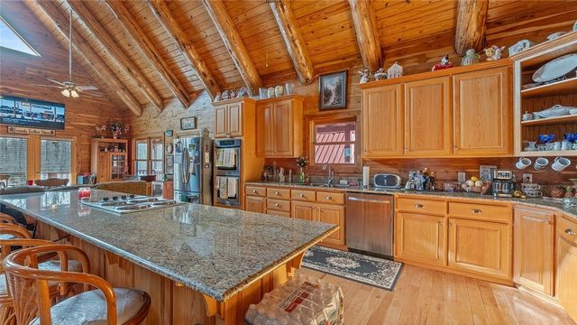 2852 Madison CR 2590, Kingston, AR 72742