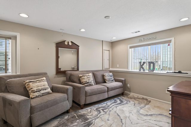 1109 Lawson Avenue E, Saint Paul, MN 55106