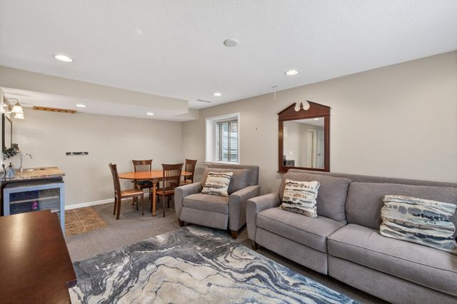 1109 Lawson Avenue E, Saint Paul, MN 55106