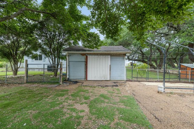 5030 Frenzel Road, Round Top, TX 78954