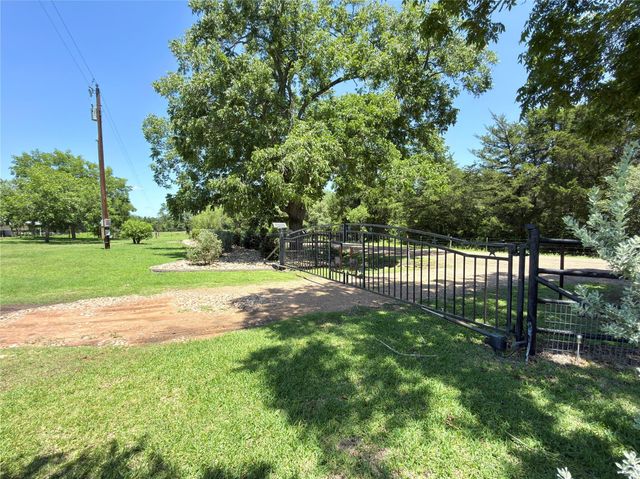 5030 Frenzel Road, Round Top, TX 78954