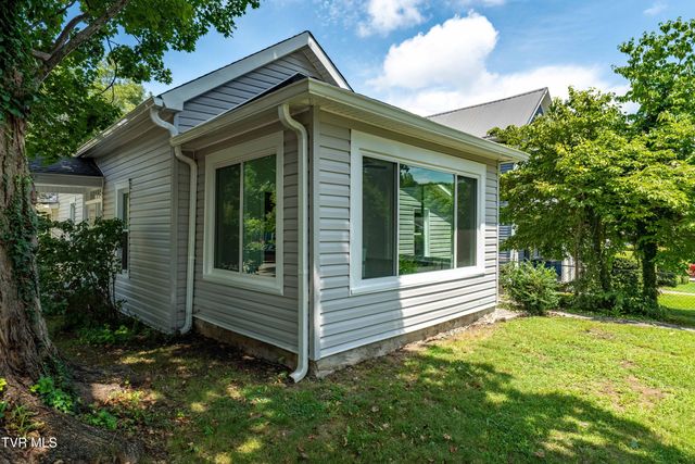 1007 Spring Street, Johnson City, TN 37604